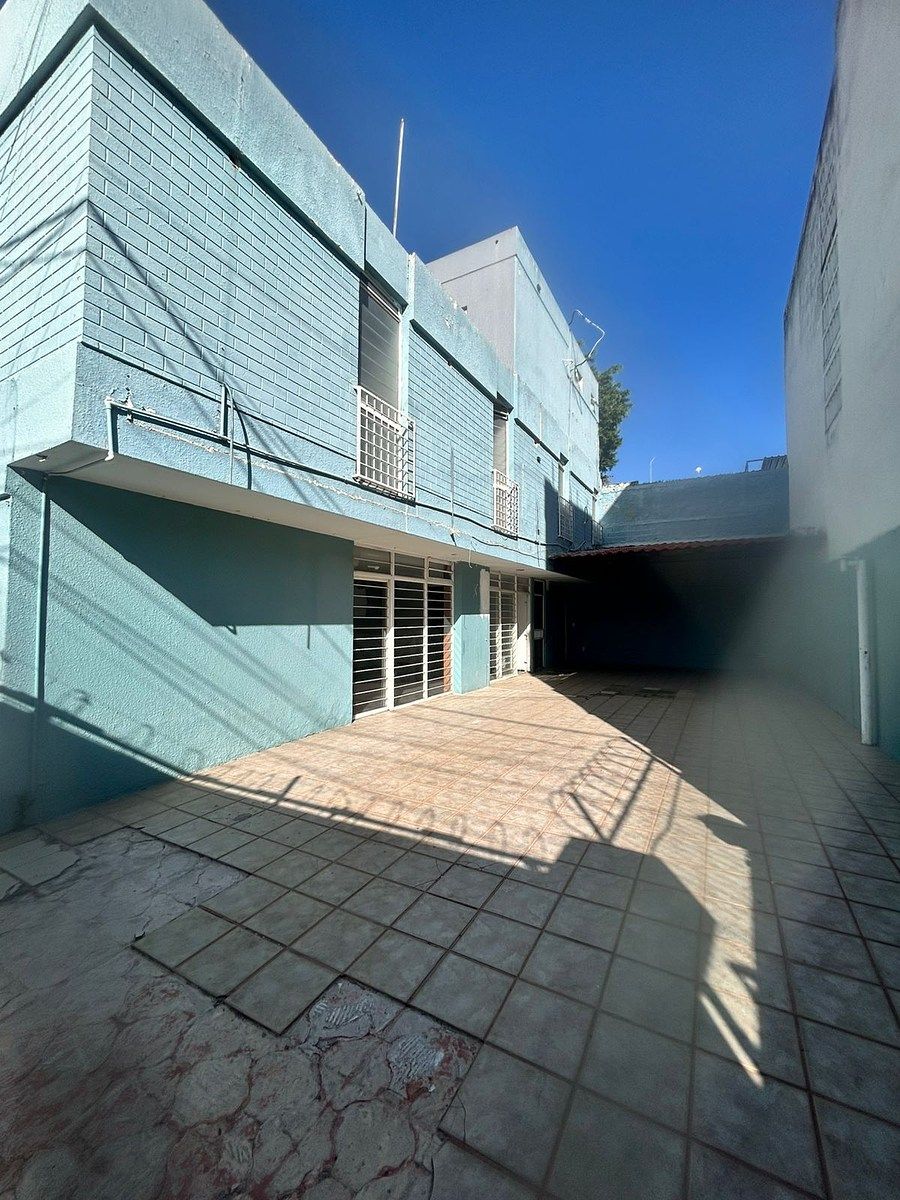 CASA EN VENTA LADRON DE GUEVARA