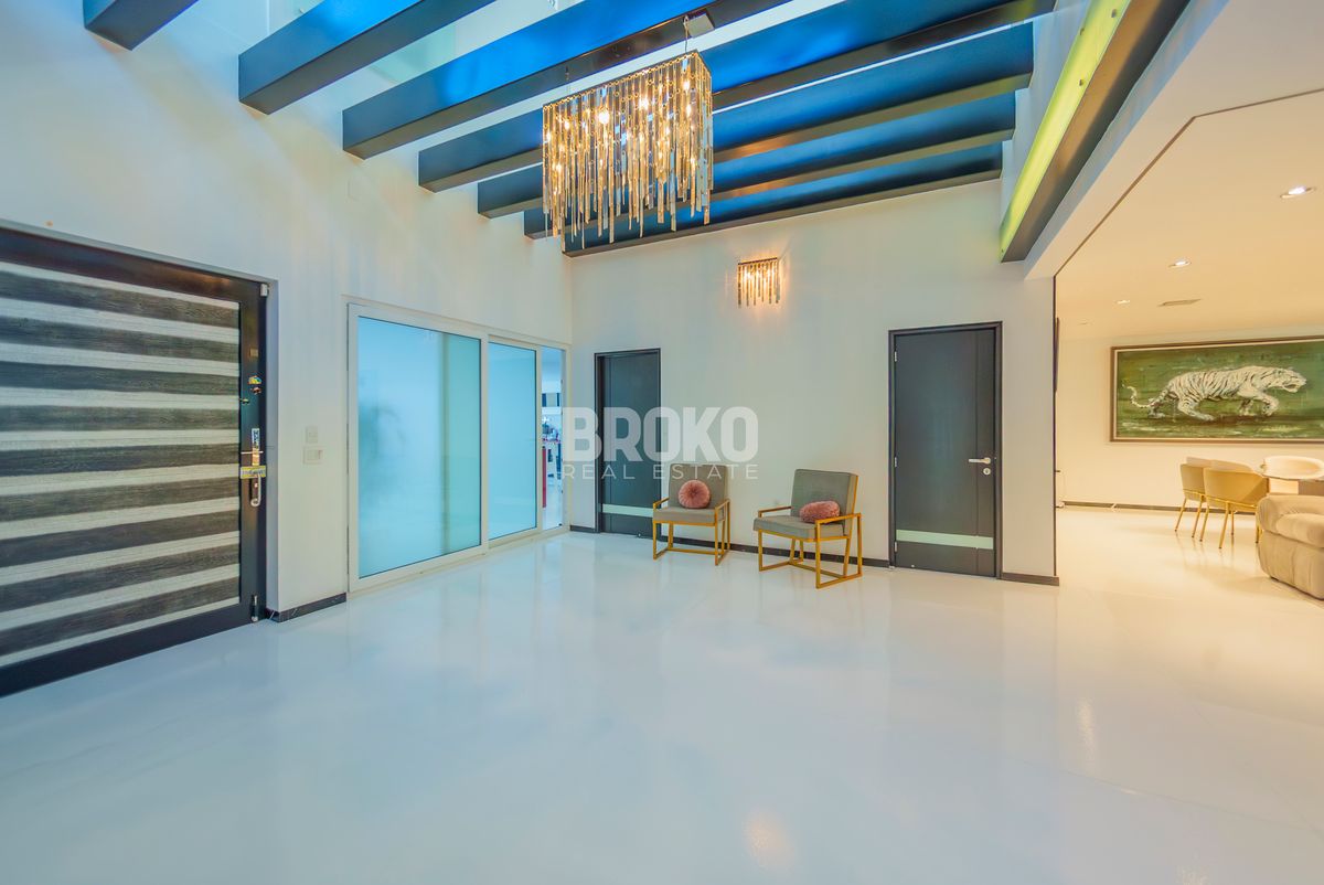 RESIDENCIA DE LUJO EN VENTA EN LOMAS DEL VALLE, ZAPOPAN